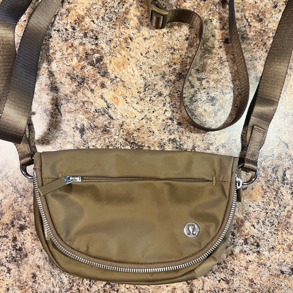 Lululemon Micro Festival Bag